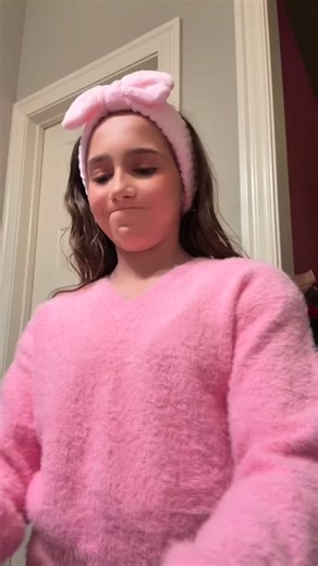 Defying Gravity Remix POV: When you have to break out the waterproof mascara… The Before ⬅️ and After ➡️ I went to see Wicked For Good tonight. You guys, it was soooo good!!! I was 100% emotionally invested and couldn’t stop crying. SO. GOOD. 💚🩷 xoxo Linden @wickedmovie @cynthiaerivo @arianagrande #DefyingGravityRemix #WickedForGood #WaterproofMascara #Trending #Viral | Laurie Miesner