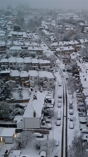 24K views · 157 reactions | Weather maps show when and where an icy snow blast will hit the UK | The Mirror | Facebook
