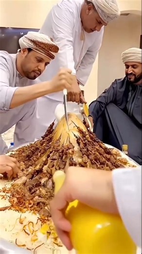 Why Dubai’s Sheikhs Prefer Camel Meat Over Other Dishes #camel #shorts #shortvideo