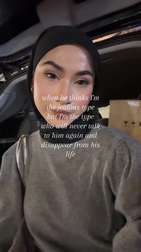 Understanding Jealousy in Relationships: Signs and Reactions