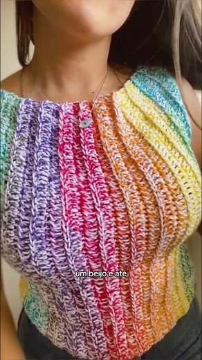 Regata Arco-íris de crochê 🌈 #modacroche #tutorialcroche #uncinetto #hechoamano #crochet #crochemoderno #crochetando #crochetinspiration #handmadebymih | Handmade by Mih