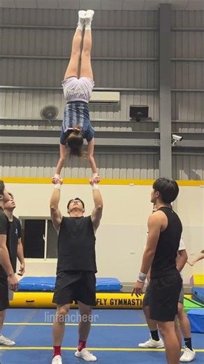 One-Handed Handstand Full Circle: Master the Art in 10 Years