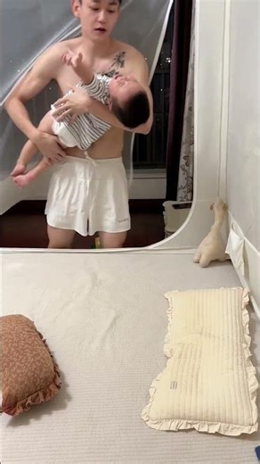 碎觉碎觉就睡了#爸爸带娃 #拍腚娃娃 #人类幼崽成长记 #哄睡 #被迫营业的宝宝上线了