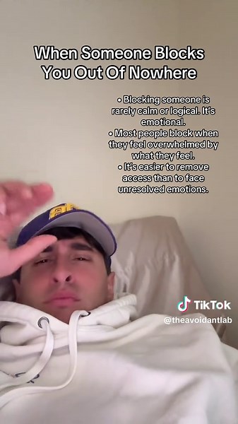 Understanding Avoidant Attachment Signs