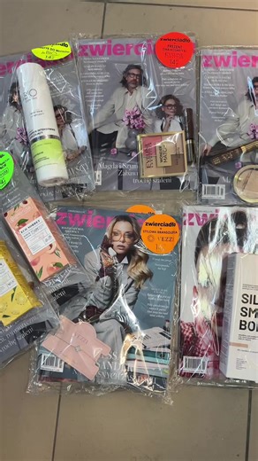Ogrom dodatków do wyboru w marcowym Zwierciadle 😍 Ceny atrakcyjne więc polujcie 😁 #salonikprasowy #dodatkidogazet #gazetkazkosmetykami #zwierciadło #evelinecosmetics