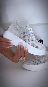 NOWOŚĆ – Modne sneakersy damskie! 🩷Odkryj wyjątkowe, lekkie buty sportowe damskie z ażurową koronką – idealne na wiosnę i lato! 👟Połącz komfort ze stylem i zakochaj się od pierwszego kroku! 🩷Daj znać w komentarzu, czy to Twój must-have na ten sezon! #snakers #butysportowe #adidasyNie przegap dostępności zamów już teraz !➡️ https://obsessionforyou.pl/pl/ubrania/3412-3819-koronkowe-love.html#/35-rozmiar-36 | Obsession For You