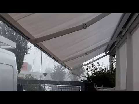 Tenda a bracci anti-pioggia