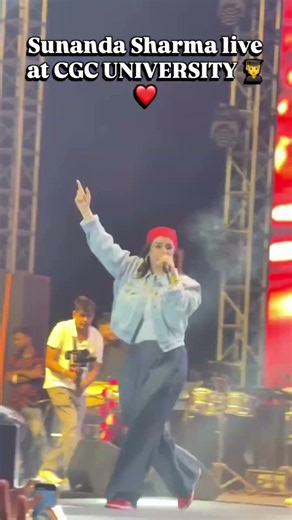 Sunanda sharma live show dance 💃🏻 #sunandasharma #concert #latestpunjabsong #dance #live