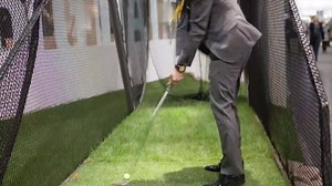 Swing. Suivi. Amélioration. Le coach Virtuel de Golf utilise la smartwatch @TAGHeuer, propulsée par Intel, et le Big Data. #CeBIT2016 | Intel