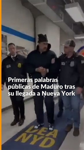 #ATENCIÓN | Se empiezan a conocer las imágenes y videos de la llegada de Nicolás Maduro a Estados Unidos luego de ser capturado en la mañana de este 3 de enero de 2026 en Caracas, Venezuela. En una de las grabaciones se le escucha saludar a las personas que están a su alrededor con un “good night, happy new year” (buenas noches, feliz Año Nuevo). Conéctese con el cubrimiento especial de noticiascaracol.com | Noticias Caracol