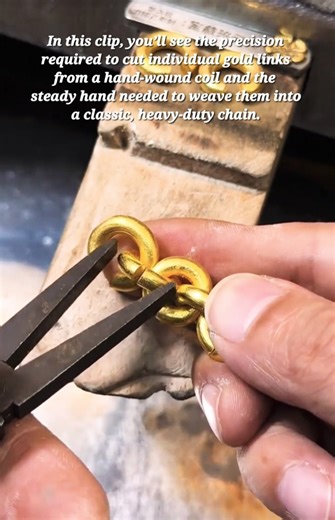 ​Mastering the Chain: Traditional Goldsmith Techniques