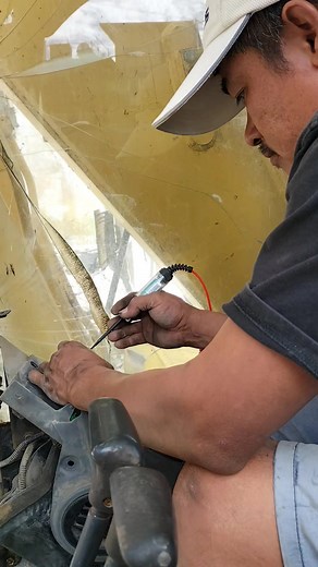 3.7K views · 84 reactions | troubleshoot komatsu PC120-8 no monitor display ‍checking electrical power supply | Walter Tabije | Facebook