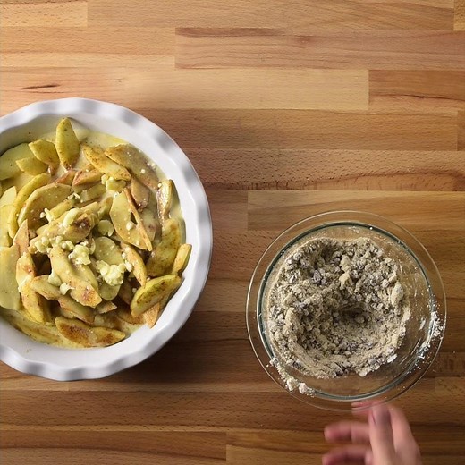 43K views · 457 reactions | Apple pie just got impossibly easy! Impossibly Easy French Apple Pie recipe: https://www.bettycrocker.com/recipes/impossibly-easy-french-apple-pie/7f79f7f1-cbf7-4866-86e2-0054e53d7f2f?utm_medium=social&utm_source=facebook&utm_campaign=10_2018_standard?mktgimp=PANCAKEDRYMX | Betty Crocker | Facebook