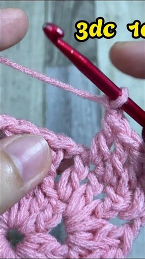 THIS BEAUTIFUL GRANNY SQUARE WORKS UP FAST #short #grannysquare