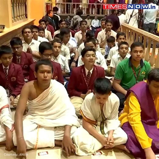 #WATCH | Maharashtra: 2100 students recited Ganapati Atharvaśīrṣa at Shrimant Bhausaheb Rangari Ganesh Mandal in Pune. | TIMES NOW