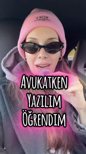 Nur on Instagram: "Artık bir çok ülkede farklı background'lardan olan insanları işi bildiği takdirde IT sektöründe işe alıyorlar. Kendi kendine öğrenip, mesleğini komple değiştiren bir çok tanıdığım var. Motivasyonunuz bol olsun🤸🏻‍♀️ Bu kurslar başlangıç için kendi yolumdan örnek olarak verilmiştir. Bunların haricinde de çok kurs içeriği tükettim: *Harvard CS50- David Malan *Udemy, 100 Days of Code- Angela Yu Desteğe ihtiyacı olanlar için Han Consulting bünyesinde danışmanlık da veriyoruz. Bio