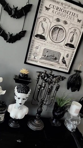 Gothic Home Decor: Adding a Touch of Darkness to Your Entry Room