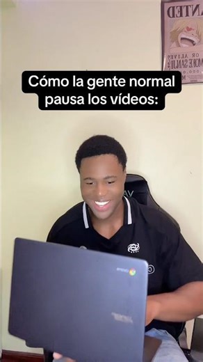 How normal people pause videos vs. teachers 💀