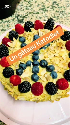Recette de Gâteau Keto avec Fruits Rouges