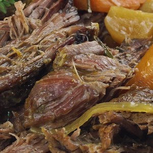 737K views · 84 reactions | This is the best, easiest recipe for how to make a LOW CARB, KETO pot roast in your slow cooker! This healthy and hearty dinner is perfect for any occasion - even if you're not on a low carb diet. FULL RECIPE FROM Wholesome Yum - Low Carb Recipes HERE => https://www.wholesomeyum.com/keto-low-carb-pot-roast-slow-cooker-recipe/ | Wholesome Yum - Easy Healthy Recipes | Facebook