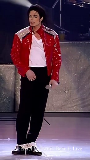 Michael Jackson's Beat It Live Performance 1997