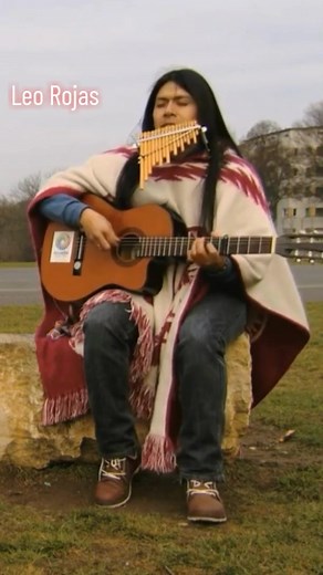 Leo Rojas canta 'Vasija de Barro' na Alemanha