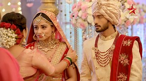 Piya aur Ansh gaye hai mandap ki or! Par kahaan hai Nishant aur Divya? Jaanne ke liye #dekhiye Nazar! #Nazar #Nazarshow #Monalisa #Ansh #Piya #starplusshow #Indiandrama #serialB #TRP #drama #indian #starplus #starplusshow #TRP #star #plus #trending #trendingnow #trendingnews #show #showtime #pyaar #love #lovelife #romance #family #videos | StarPlus