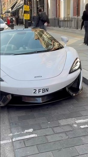 Cleanest 570S Spider on Earth – Mayfair London Fly-By 🤍✈️