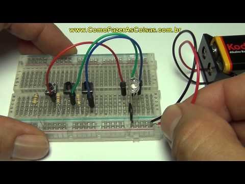 Circuito com LED RGB e botões para acender cada uma das cores. Simples e fácil de fazer.