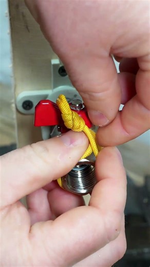 Master Plumber's Secret: How to Unscrew a Faucet Without a Wrench! #shorts #diy #lifehack
