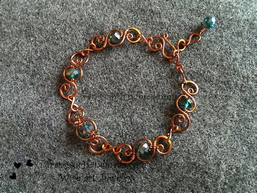 Simple bracelet with crystal - How to make wire jewelry 101