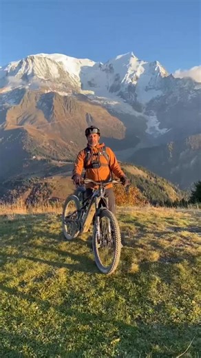 1.9K views · 36 reactions | ¿Qué os parece el sitio para probar la Turbo Levo Comp Alloy de @specialized_esp? Hemos tenido unos días a @inakigavin haciendo el Tour del Mont Blanc  Muy pronto os lo contamos todo  | MTBPro # La publicación digital de mountain bike | Facebook
