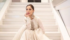 Video: Mahira Khan's dance on friend's wedding goes viral