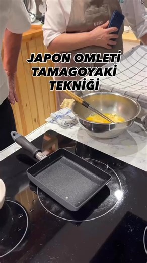 Bread N More 🍞🥖🥐🥨 | Japon Omleti TAMAGOYAKİ Tekniği detayları için Lütfen Videoyu Sesli Dinleyin.. Çevirme işlemini Spatula ile yapabilirsiniz 😆 Ben Tamagoyaki... | Instagram