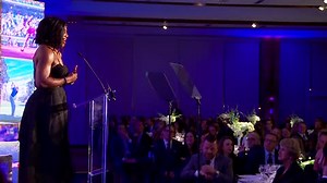 Serena Williams accepts 2015 Sportsperson of the Year award