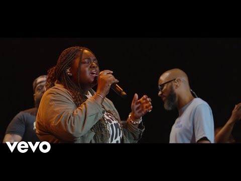 Fresh Fire (ft. Keilah Murphy, Danielle Munizzi, & Nicole Munizzi) [Performance Video]