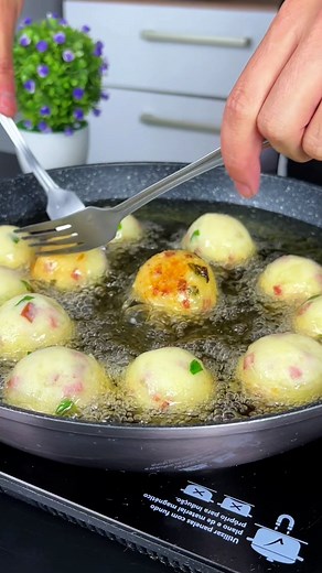 Lo hice en el almuerzo del domingo y todos dejaron la carne de lado. Si tienes tres papas en casa, necesitas hacer esta receta. Es rápida, fácil y queda increíblemente deliciosa. | Cocina de Primera