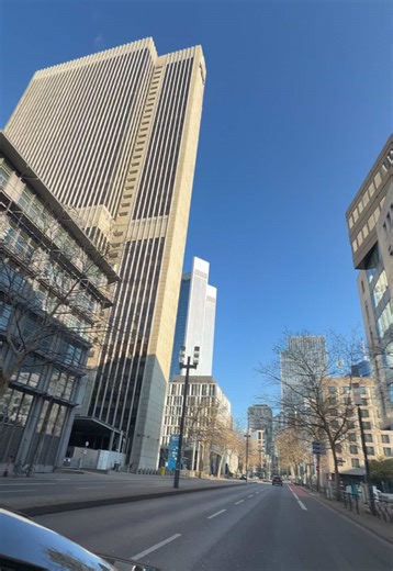 Explore Frankfurt's Urban Landscape Through FFM