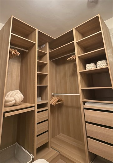 renovations pt3: finally love my new paint 😭 everything is coming together small small #renovations #bedroominspo