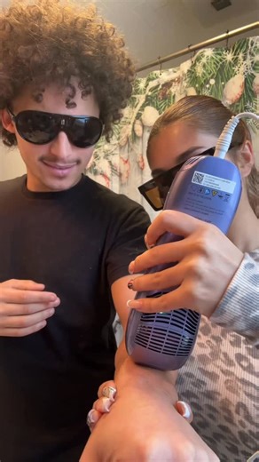 alexcia 💕💕💕💕💕 on Instagram: "still amazed by it’s cooling technology- feeling no pain but still get a gain 😍 You can find the link for this in my bio! Use my discount code: ‘alexcia’ !! #ulikehairremoval #beautytech"