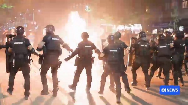 Serbian police clash with anti-government protesters