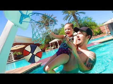 HOTEL WATER PARK POOL PARTY! 💦