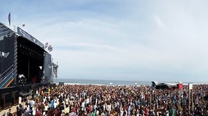 Mumford & Sons End Jersey Stopover With Springsteen Cover