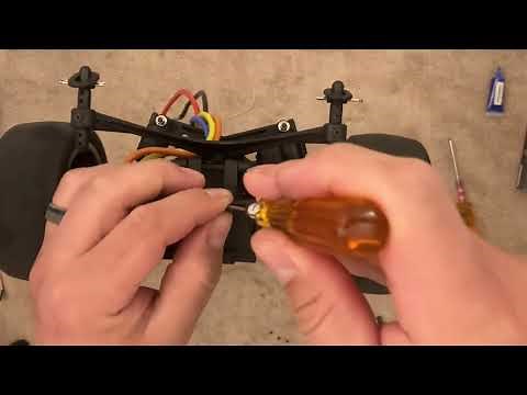 How to install a sway bar kit LOS334021 in a Losi 22s No Prep Drag Car: What is a Sway bar good for?