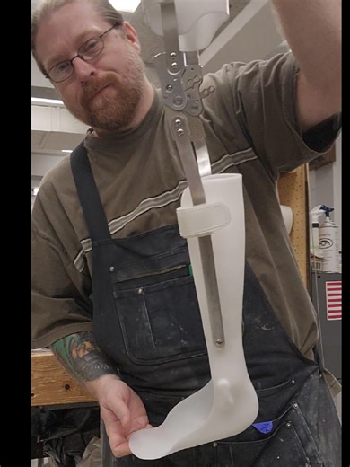 I was on call and had to make a, steplock kafo (knee ankle foot orthotic) #kafo #orthotics #plastic #metal #leg brace