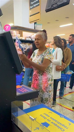 90K views · 74 reactions | Good Samaritan steps in to help out a senior | Tips & Tricks | Facebook