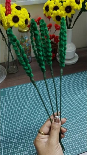 DIY- Let's make a bouquet supporter using pipe cleaner. Very simple #bouquet #pipecleanercrafts