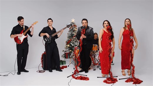 Holiday Road 🎄A bit of Christmas nostalgia from my new album The Spirit of Christmas which is out now at the link in comments 🎁🎶 | Jason Owen