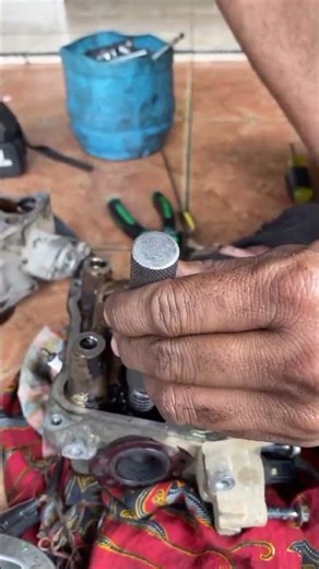 how to remove the valve spring on a motorbike#shorts