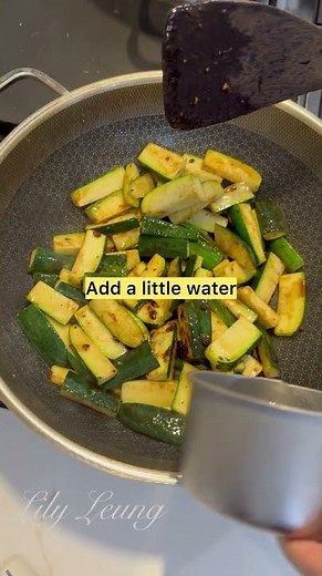 Stir fried zucchini with black bean garlic sauce